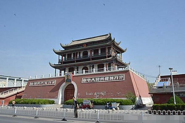 中国最丑建筑物十大排行榜：北京天子酒店最俗气