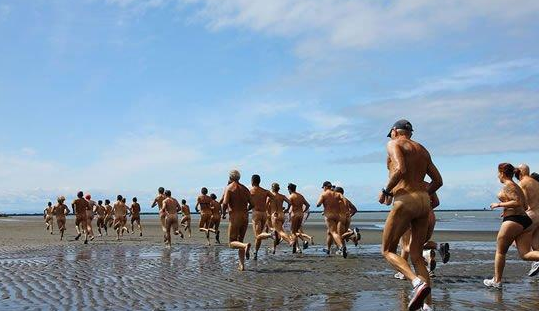 全球六大天体海滩排行榜：赤裸全身才能进入你敢挑战一下吗？
